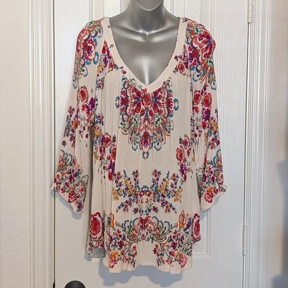 Beautiful Bila 3/4 sleeved top with floral print - Women's Size XXL - Picture 1 of 7